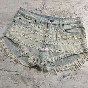 Carmar Bleached Lace Destressed Jean Shorts sz 28